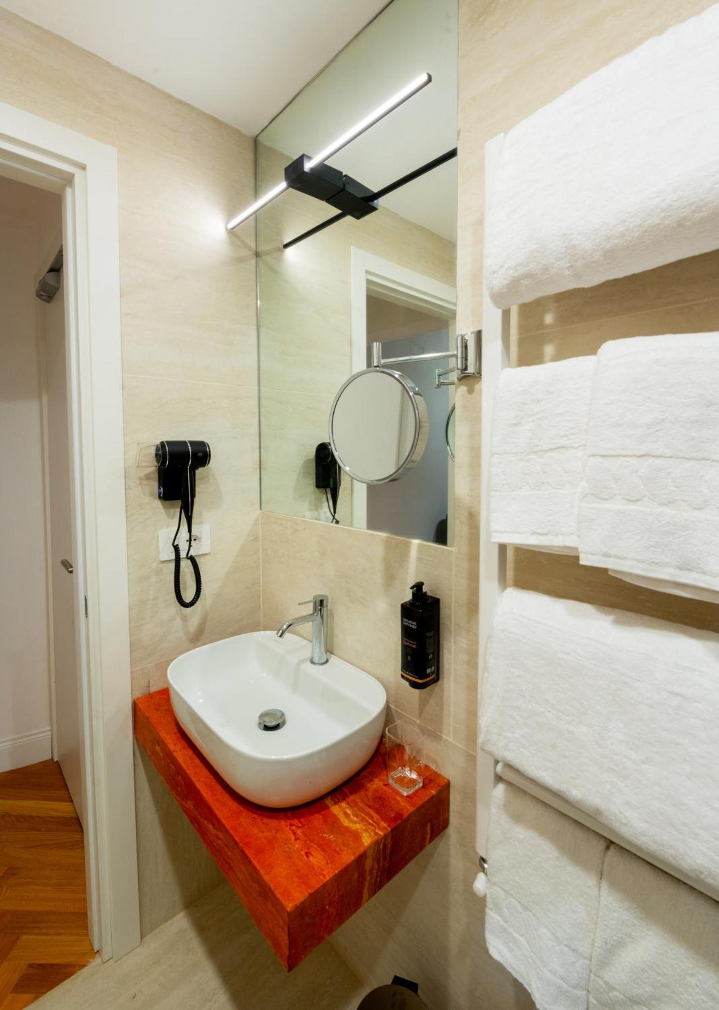 Hotel Agh - Capranica Rzym Zewnętrze zdjęcie